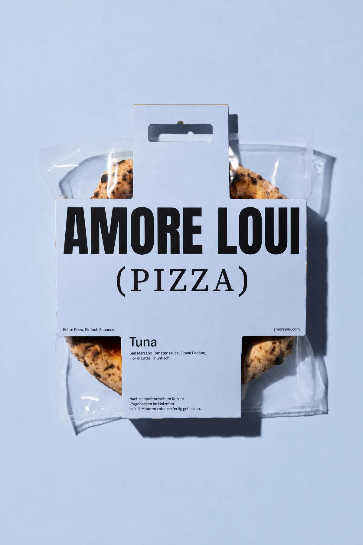 Amore Loui Tuna im hellblauen Sleeve